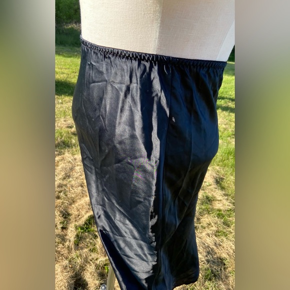 Vintage Christian Dior Black MIDI Satin Slip Skirt Scalloped Union Made in USA - Picture 10 of 11